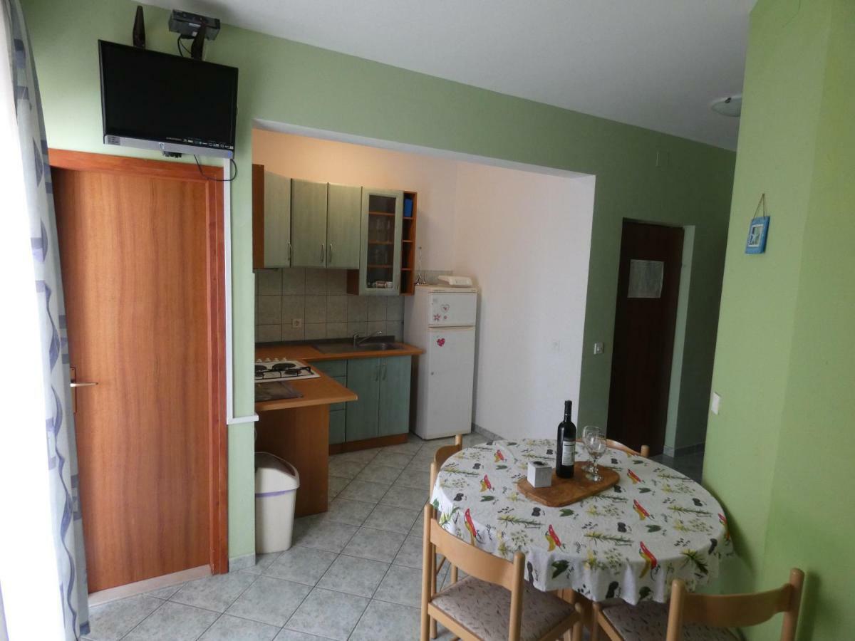 Apartmani Saric Rogoznica Zečevo Eksteriør bilde