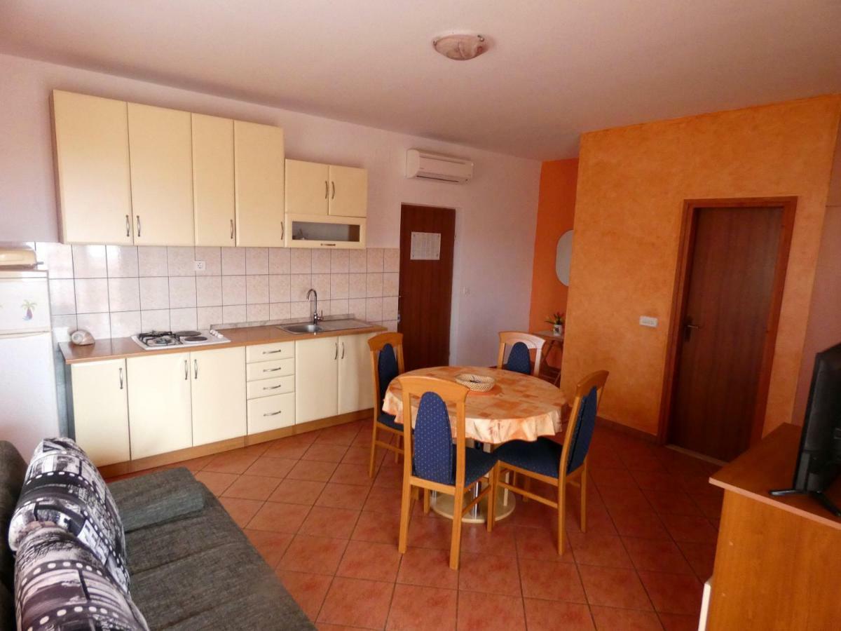 Apartmani Saric Rogoznica Zečevo Eksteriør bilde