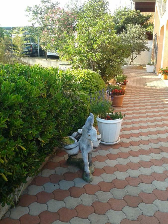 Apartmani Saric Rogoznica Zečevo Eksteriør bilde