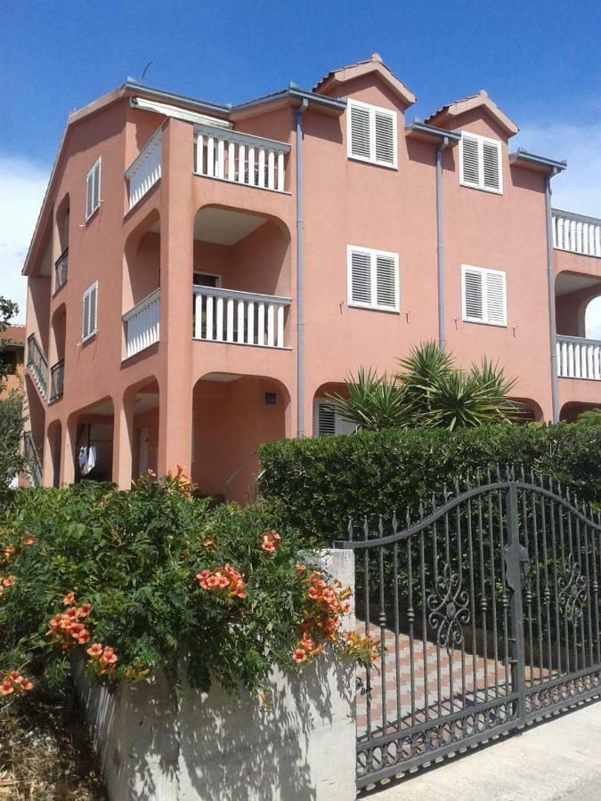 Apartmani Saric Rogoznica Zečevo Eksteriør bilde
