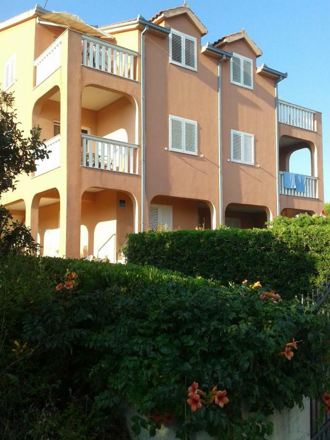 Apartmani Saric Rogoznica Zečevo Eksteriør bilde